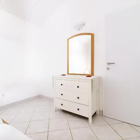 Lumbarda Resort Apartments 아파트