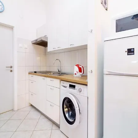 Lumbarda Resort Apartments *